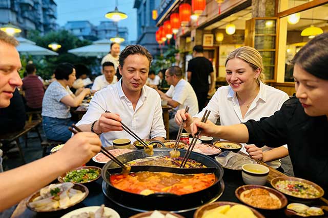 LAHUOLAOZAO, a Chongqing hot pot soup base manufacturer with 22 years of history